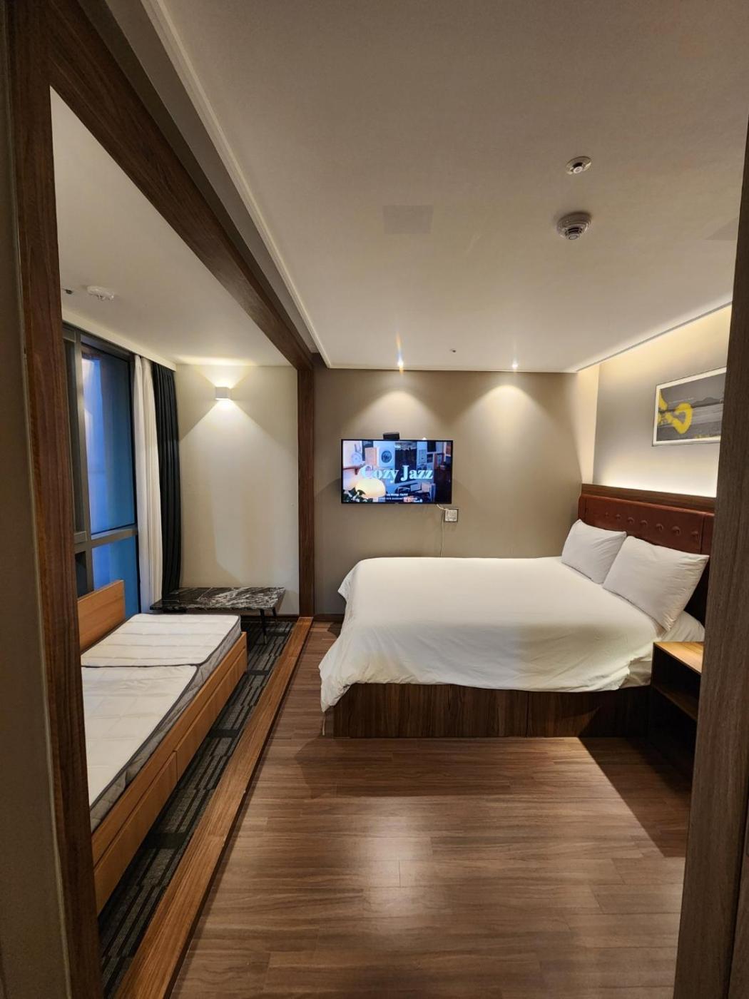 Aparthotel Elbon The With A1 *