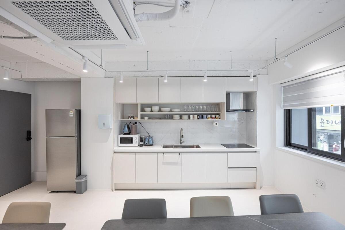 Apartment 2f 4bathrooms, 9beds, 7-16 Persons Team