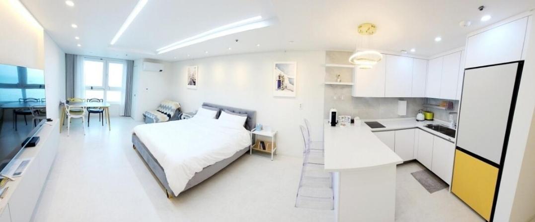 Modern Near Haeundae & Subway Appartamento