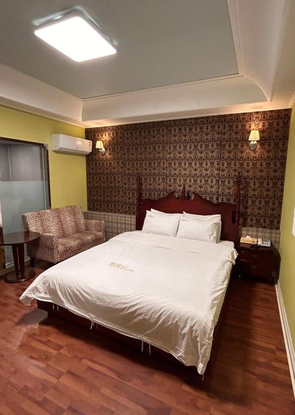 Songjeong Bay Capsule hotel Busan