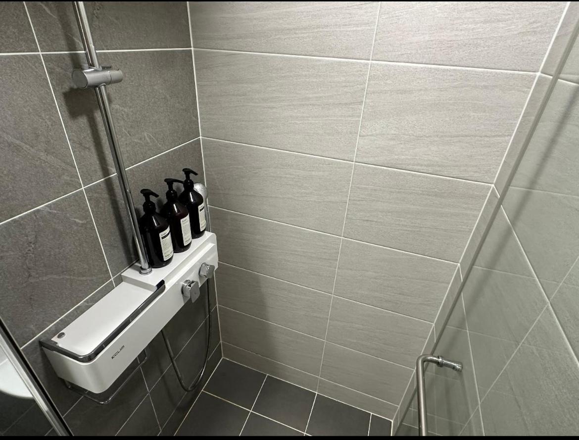 Bridgeview Haven Apartment
