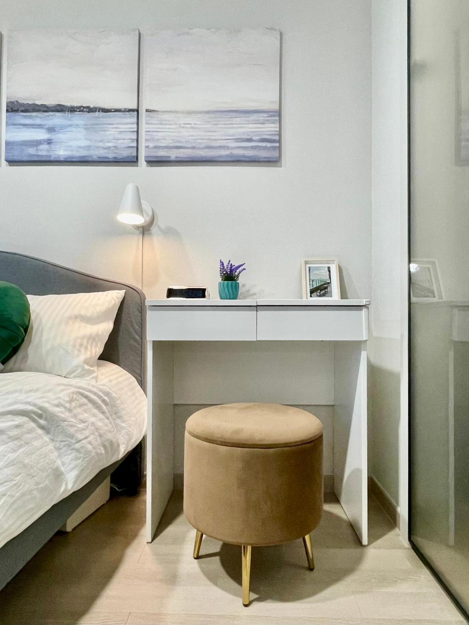 Ocean Front Apartment *