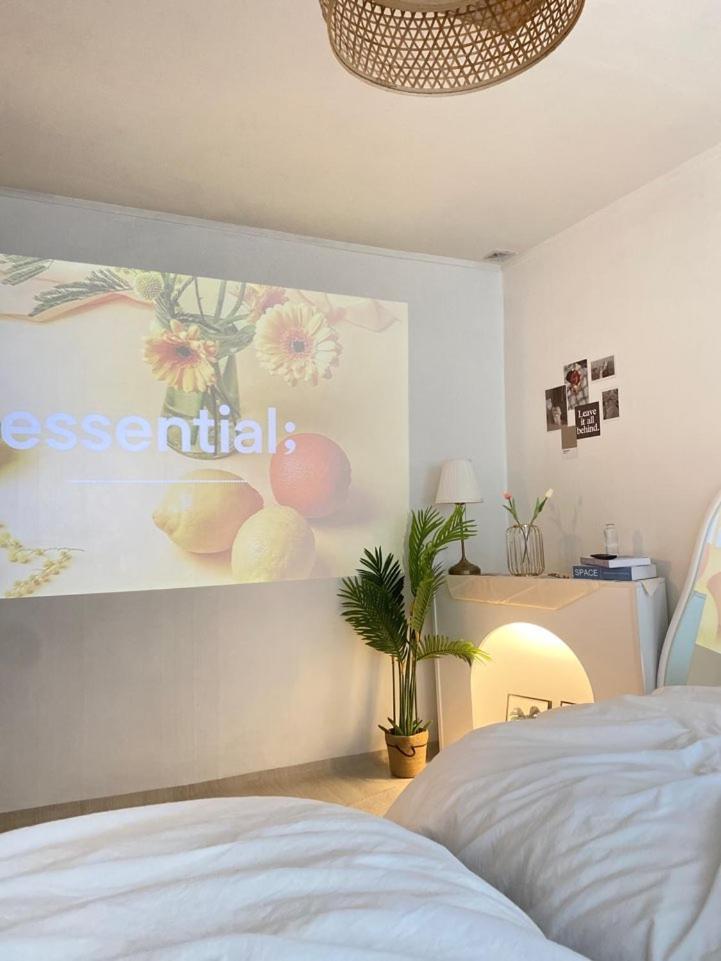 # 3room # 4bed # Gwangalli # Maximum 8 # Netflix # 120 Inch Beam Apartment
