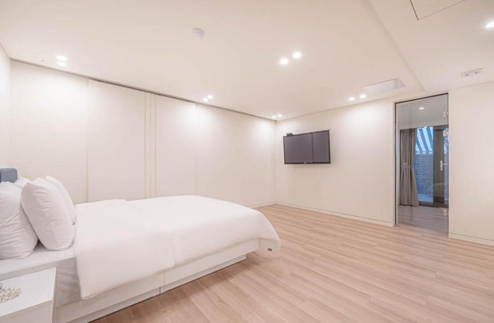 Hotel H Moment Yeonsan Busan