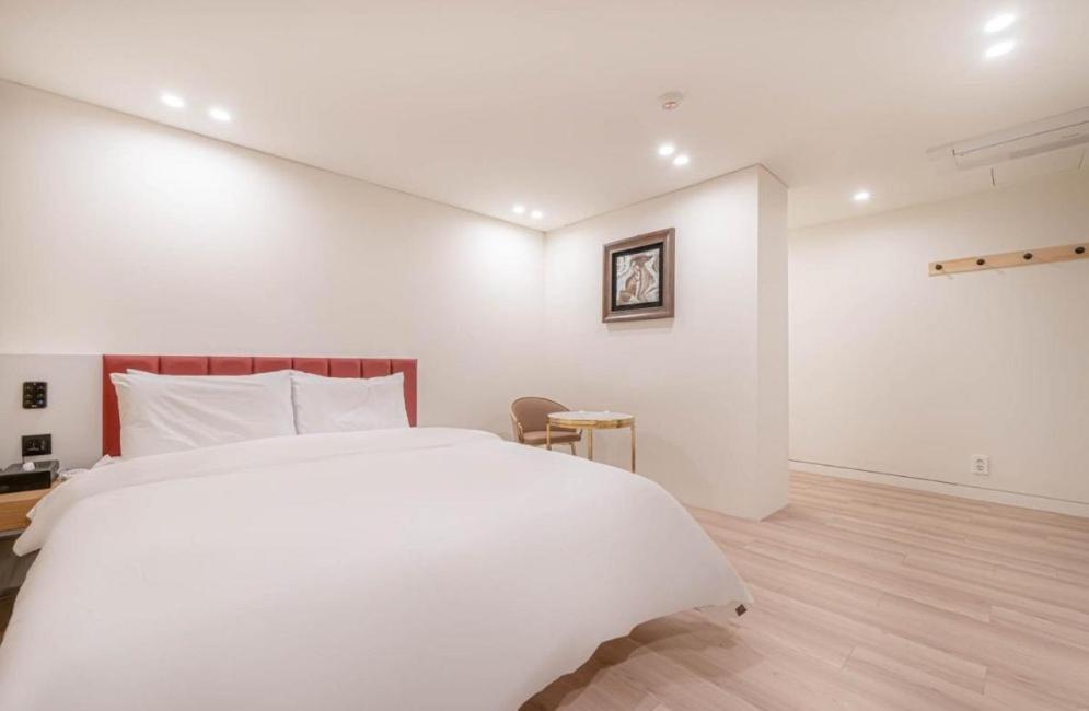 H Moment Yeonsan Hotel Busan