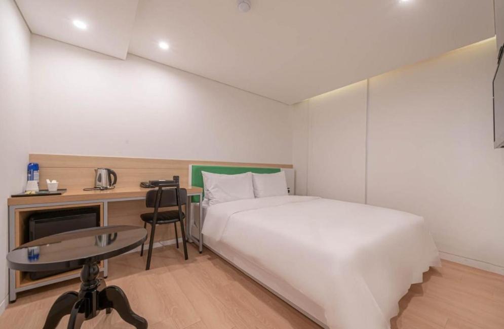 H Moment Yeonsan Hotel Busan