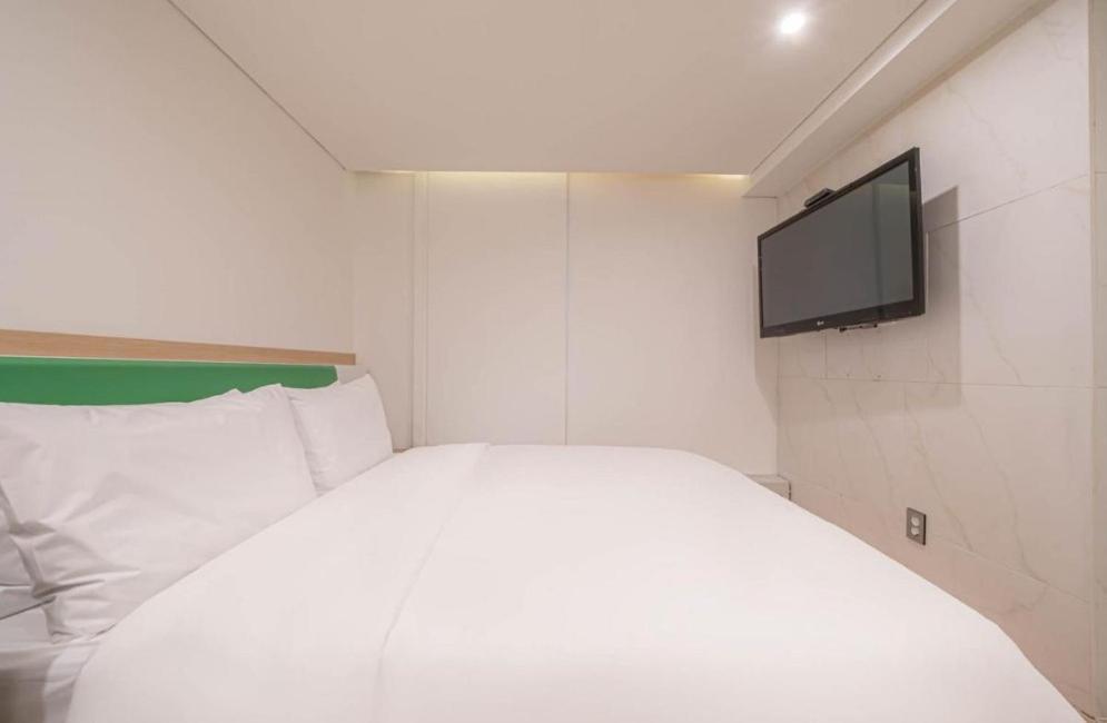 H Moment Yeonsan Hotel Busan