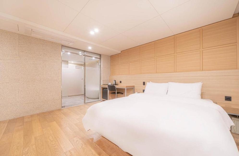 Hotel H Moment Yeonsan
