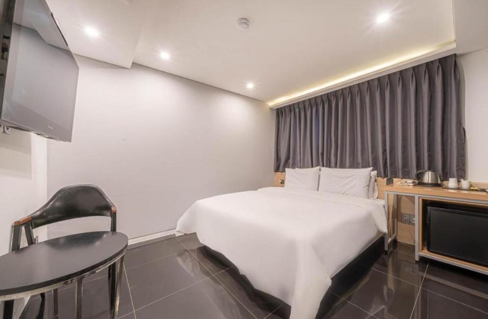 Hotel H Moment Yeonsan *