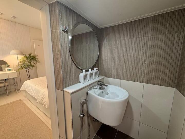 Blue, Songdo Holiday home Busan