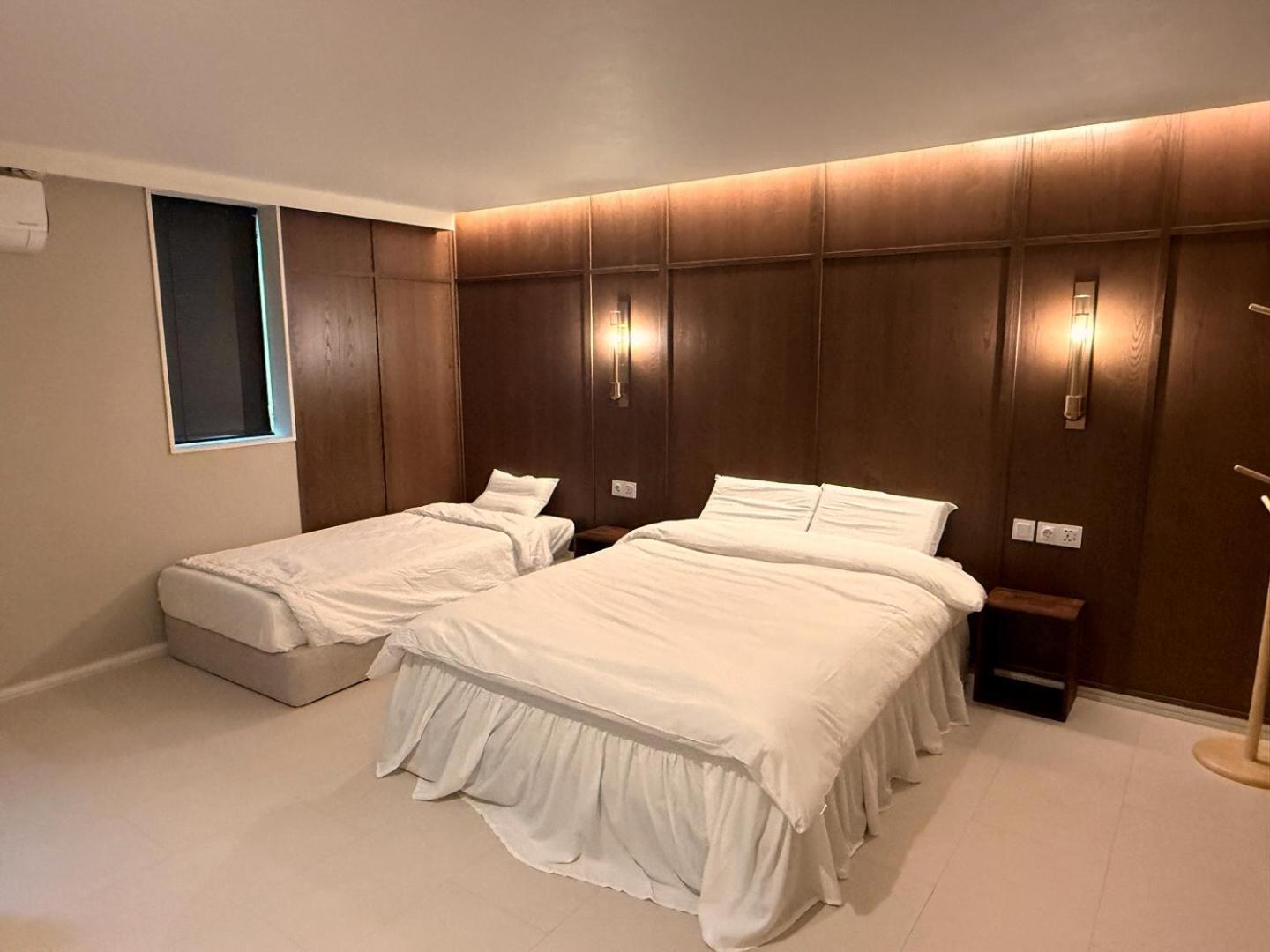 Roots House Apartment