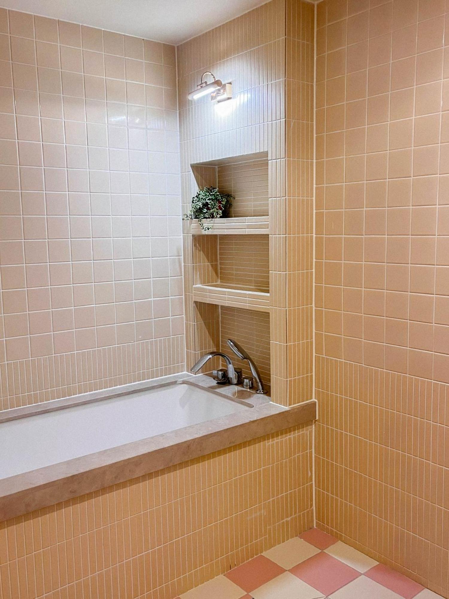 Apartment Roots House *