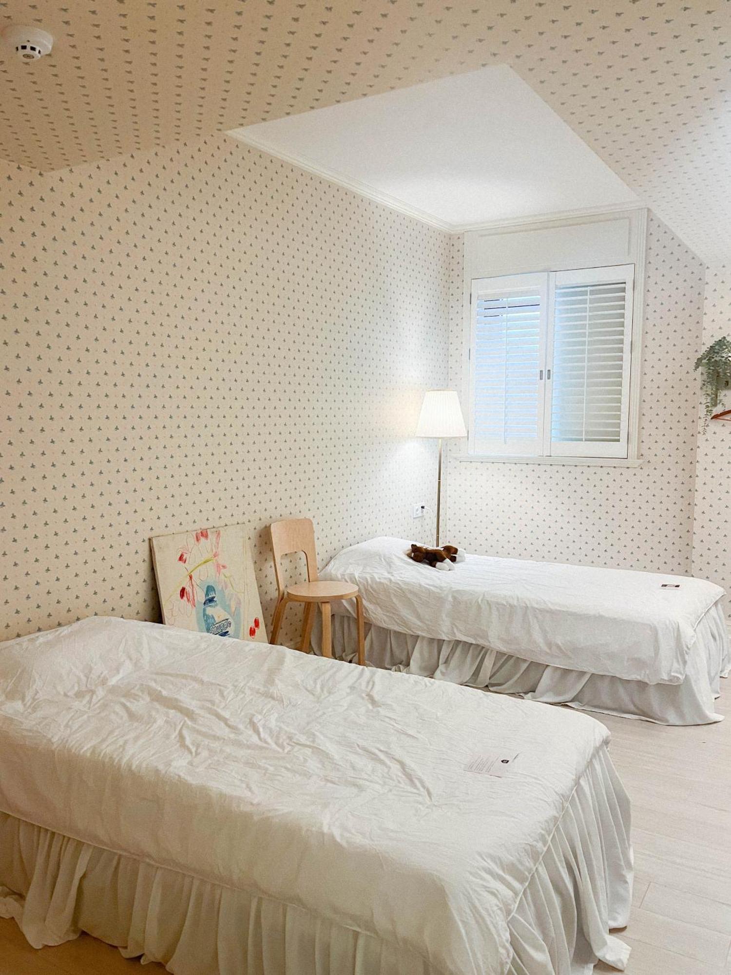 Roots House Apartment