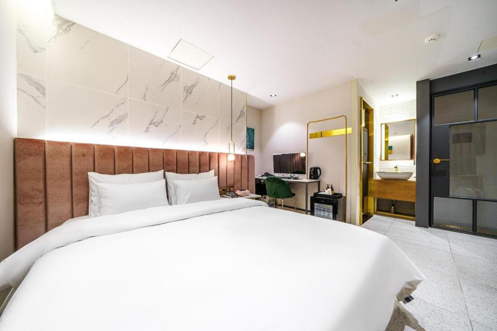Den Basta Bifc Motel Busan
