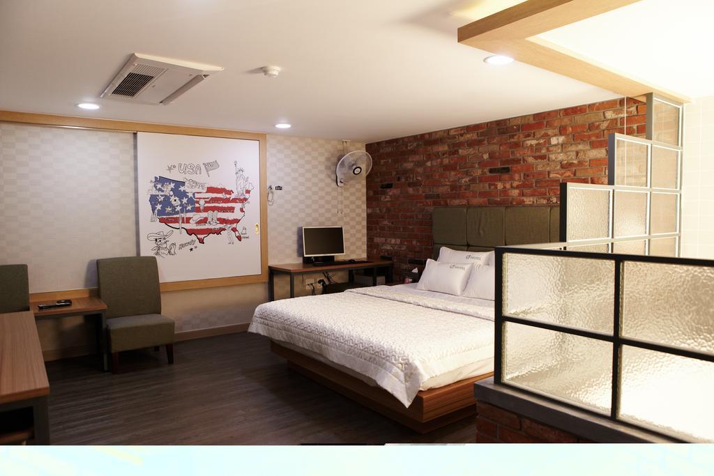 Motel Hotel Q5