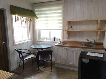Hostel White Island Bed & Breakfast *