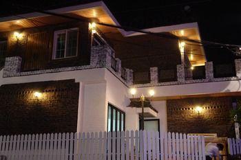 Hostel White Island Bed & Breakfast
