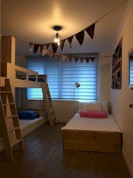 Hostel White Island Bed & Breakfast *