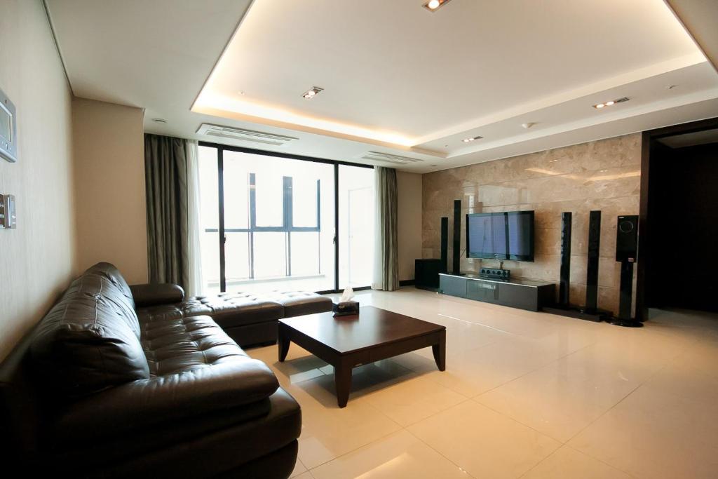 Pale De Cz Lct House *