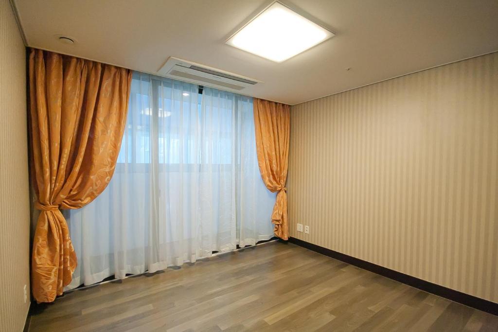 Pale De Cz Lct House