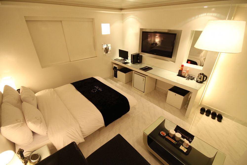 The Sun Motel 2*
