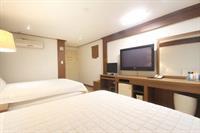 Orange Hotel