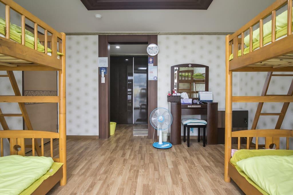 Aj House Hostel