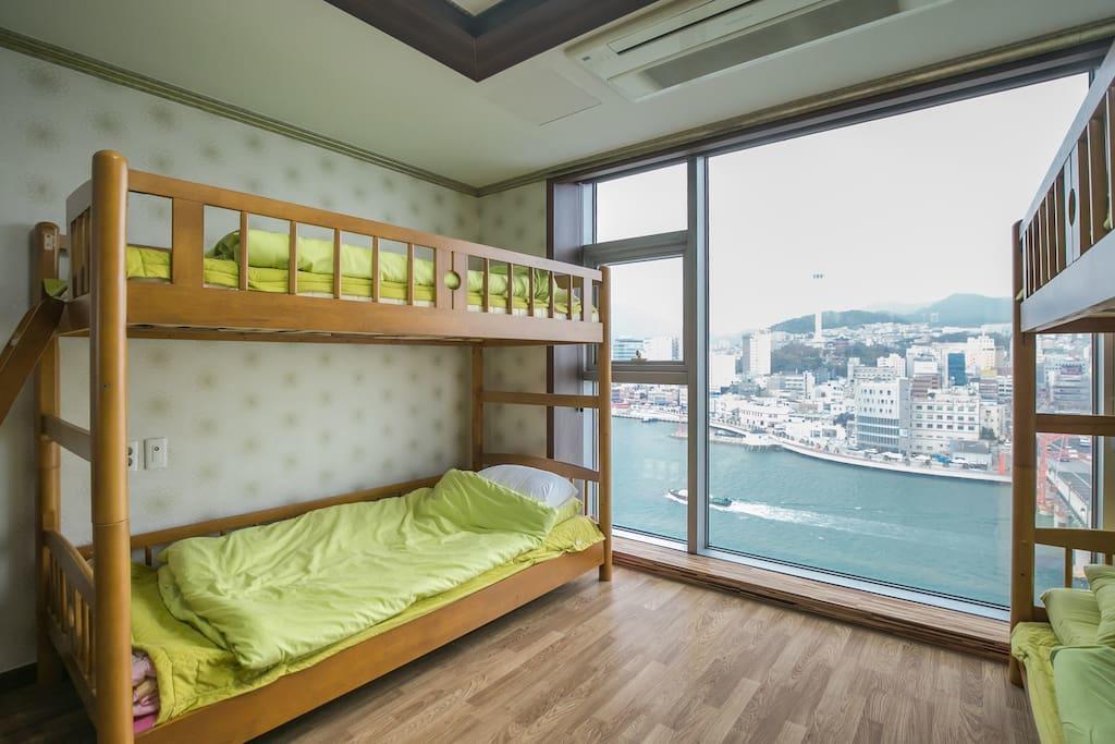 Hostel Aj House *