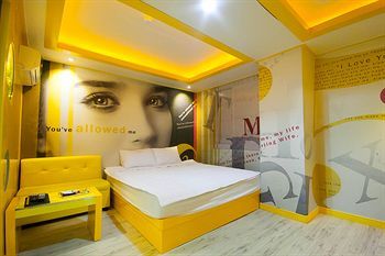 Hotel O2 2*