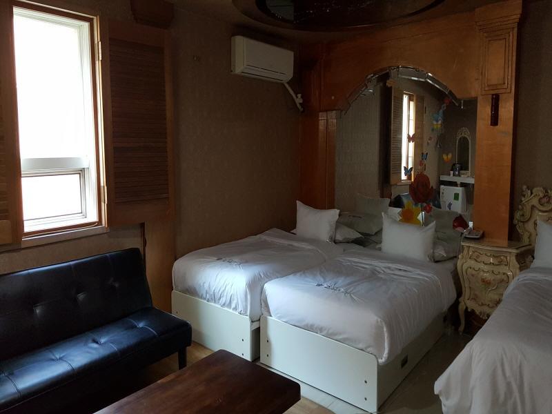 Queen Motel 2*
