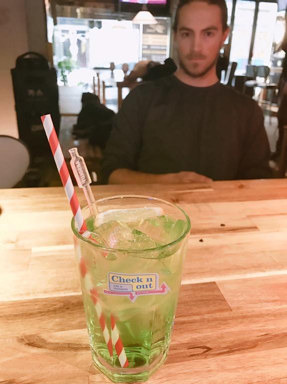 Hostel Check And Out & Pub Busan