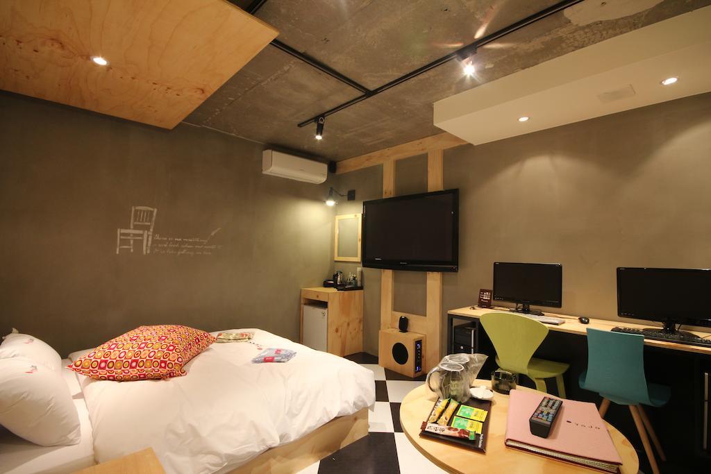Yaja Lotte Department Store Motel 2*