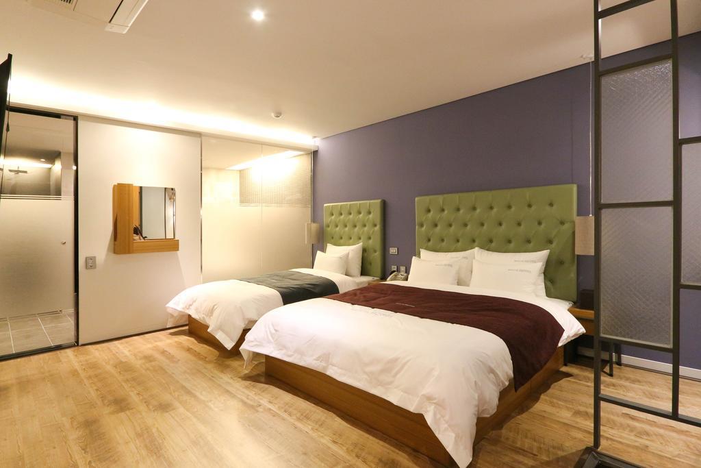 In Hotel 3*