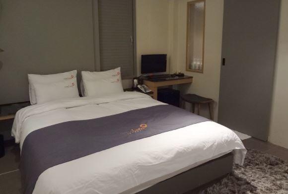 Motel Lazzi