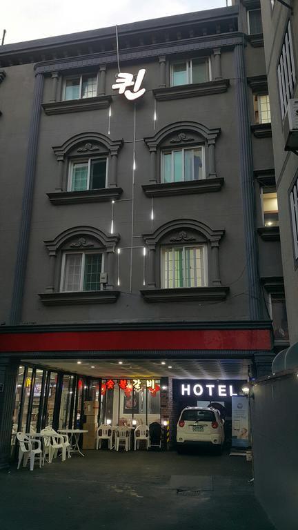 Motel Queen