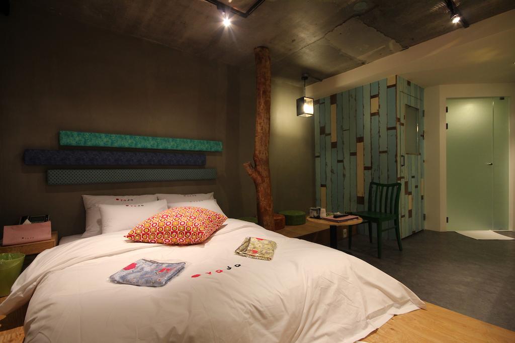 Yaja Lotte Department Store Motel