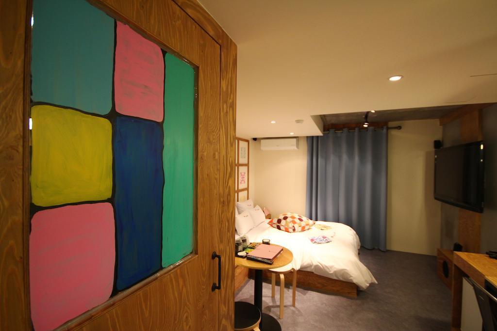 Motel Yaja Lotte Department Store