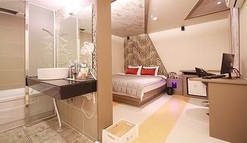 Hotel Foxy 2*