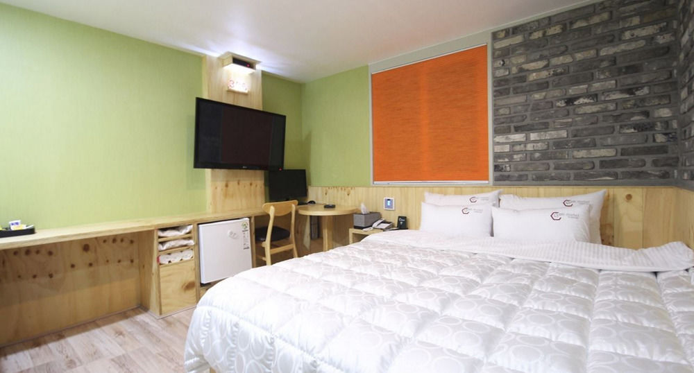Hotel Gem Dongnae 2*