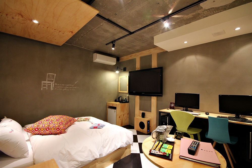 Yaja Seomyeon Lotte Hotel 2*