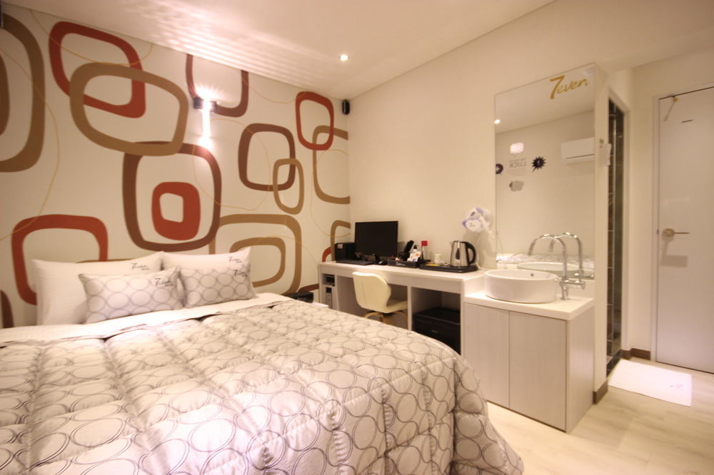 Seven Hotel
