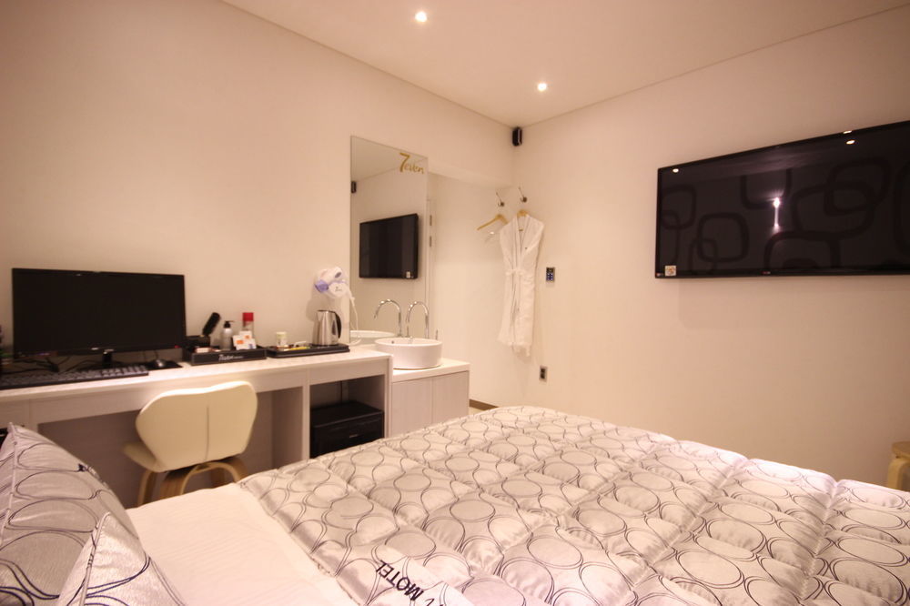 Seven Hotel 2*