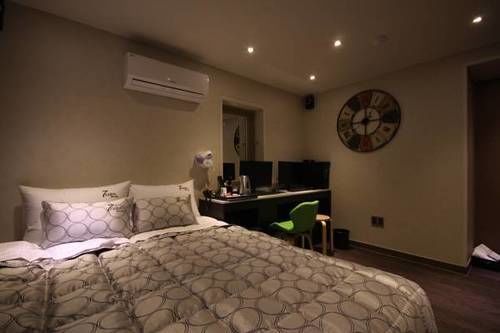 Seven Hotel 2*