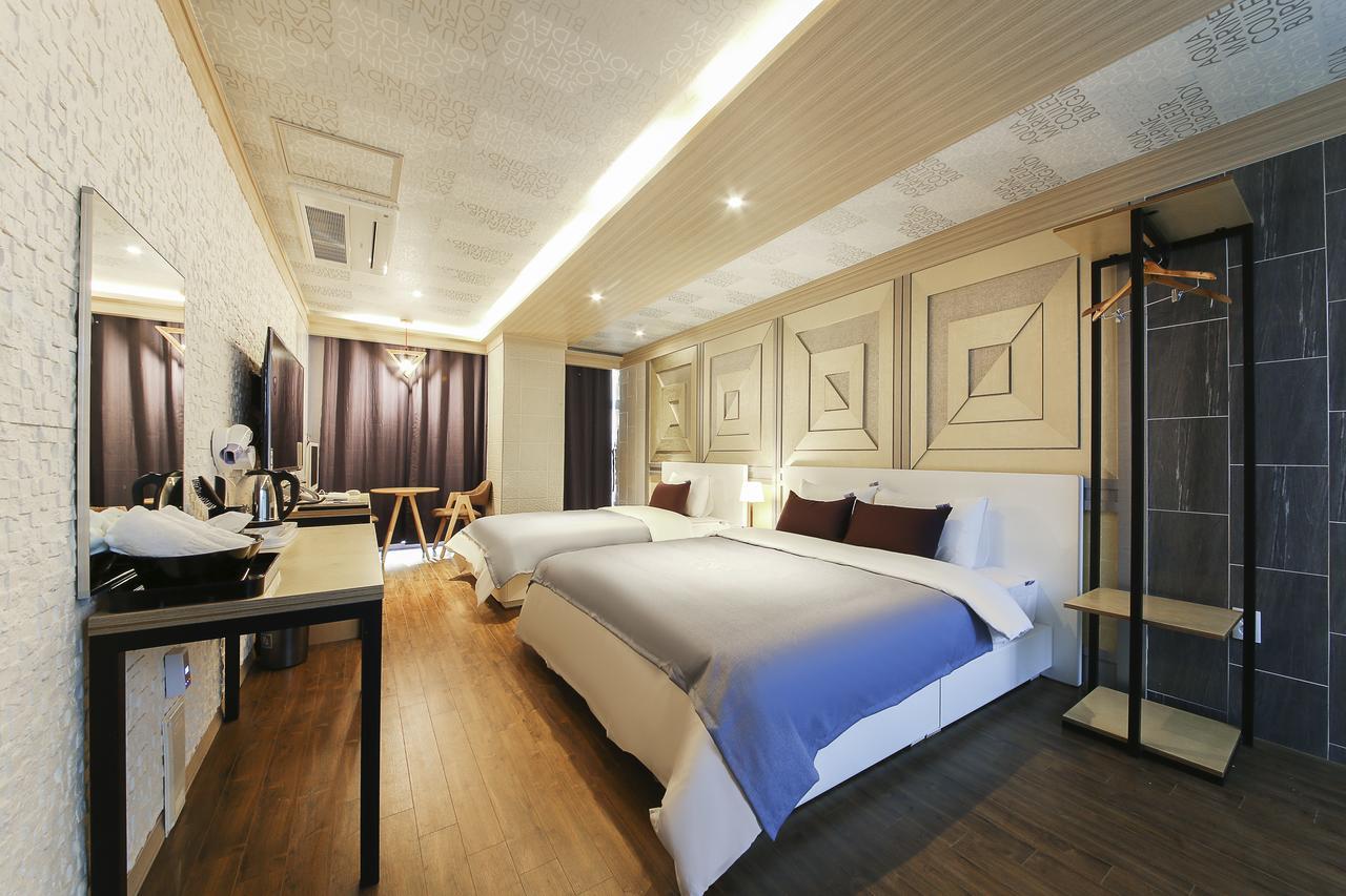 Hotel The Marine View