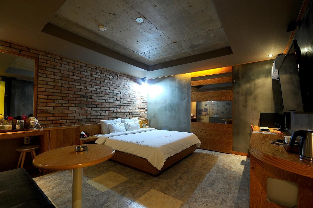 Hotel 2 Heaven *