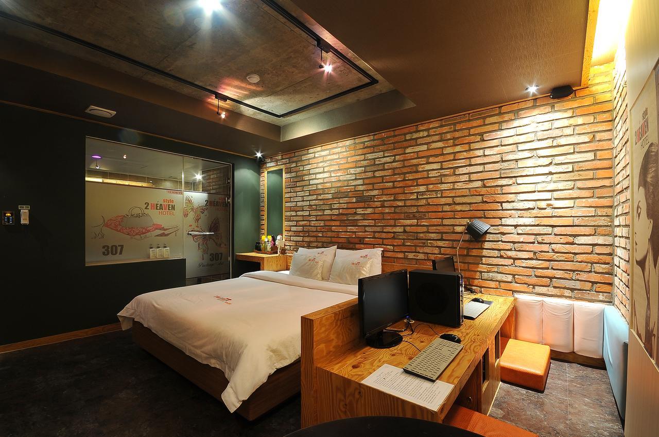 Hotel 2 Heaven *