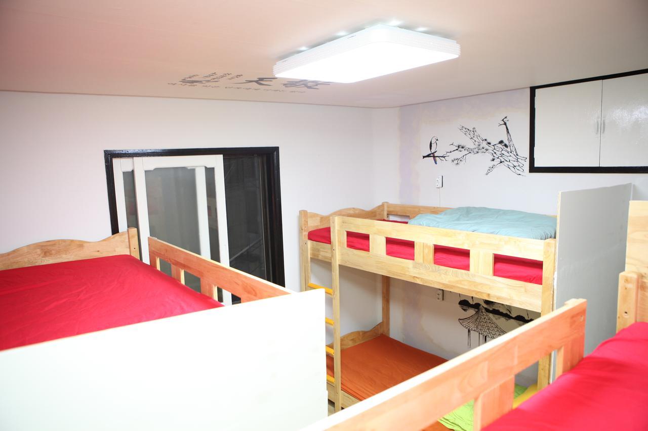 Vesta Hostel *