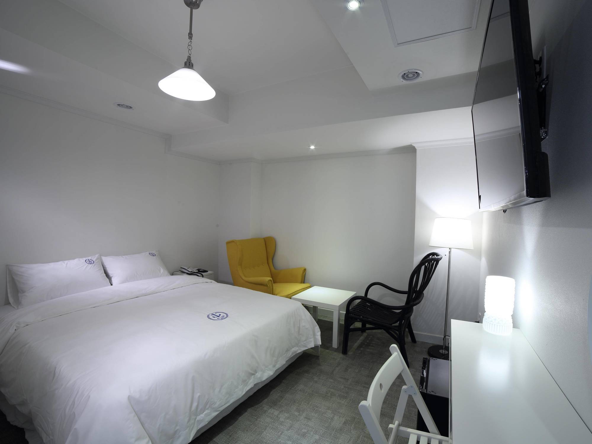 Hillside Tourist Hotel Busan