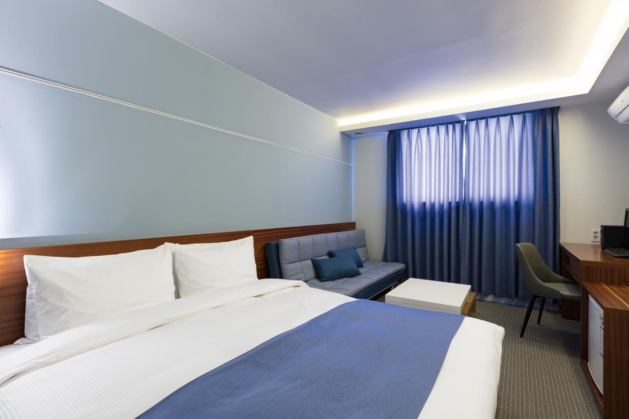 Motel Ark Blue 2*