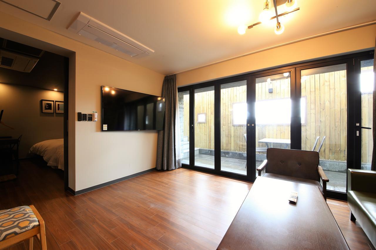 Brown Dot Daeyeon Hotel